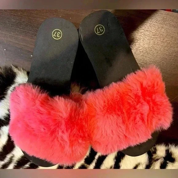 🤑 Cute Fuzzy Flip Flop Slippers - Brand New - Picture 5 of 11